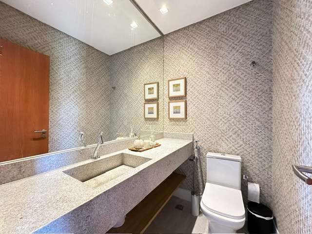 Casa na Praia do Forte PORTEIRA FECHADA com 5 suítes, 526m² à venda por R$ 4.950.000,00
