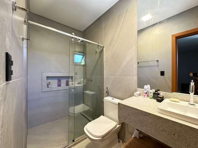 Casa na Praia do Forte PORTEIRA FECHADA com 5 suítes, 526m² à venda por R$ 4.950.000,00