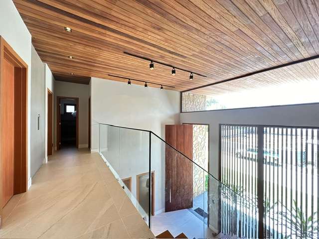 Casa na Praia do Forte PORTEIRA FECHADA com 5 suítes, 526m² à venda por R$ 4.950.000,00