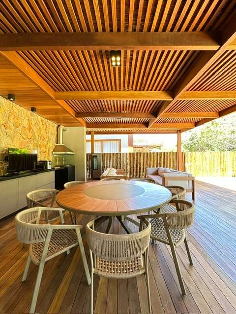 Casa na Praia do Forte PORTEIRA FECHADA com 5 suítes, 526m² à venda por R$ 4.950.000,00