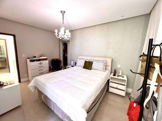 Casa em Vilas do Atlântico com 6 quartos e 4 suítes, 600m² à venda por R$ 2.600.000,00