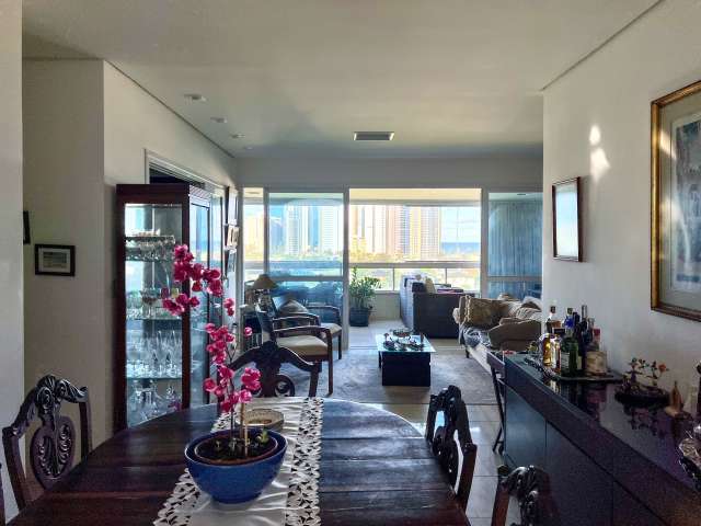 Apartamento em Patamares com 4 quartos e 3 suítes, 162m² à venda por R$ 1.600.000,00