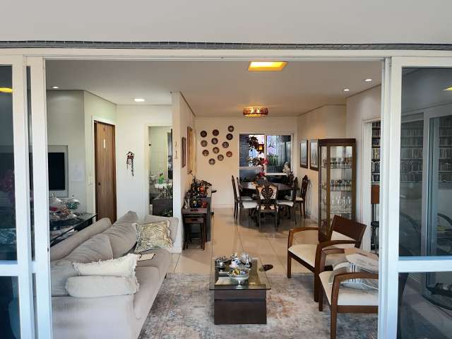Apartamento em Patamares com 4 quartos e 3 suítes, 162m² à venda por R$ 1.600.000,00