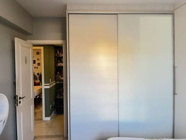 Apartamento em Patamares com 4 quartos e 3 suítes, 162m² à venda por R$ 1.600.000,00