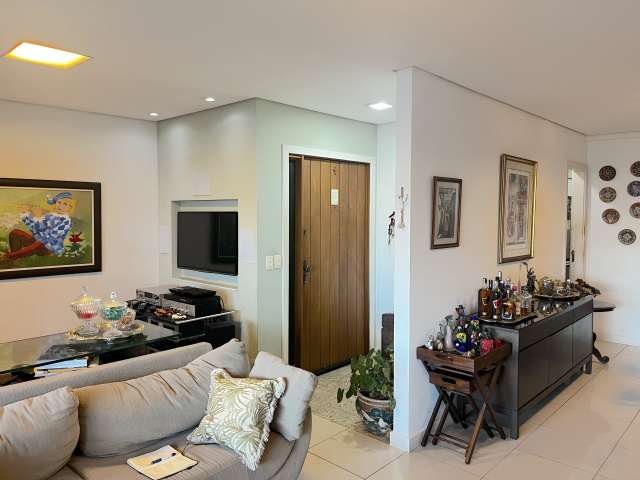 Apartamento em Patamares com 4 quartos e 3 suítes, 162m² à venda por R$ 1.600.000,00