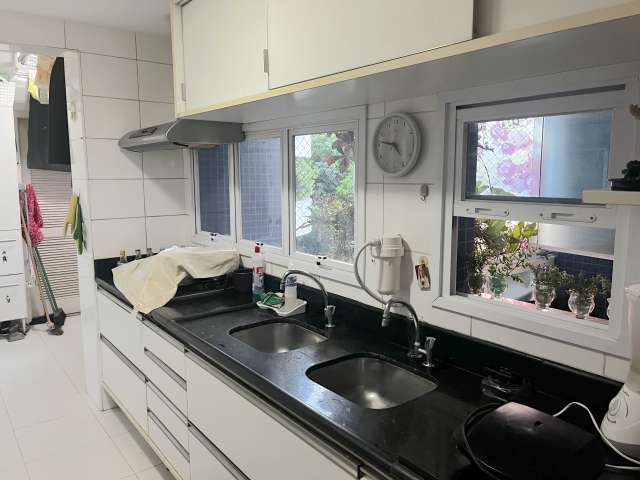 Apartamento em Patamares com 4 quartos e 3 suítes, 162m² à venda por R$ 1.600.000,00