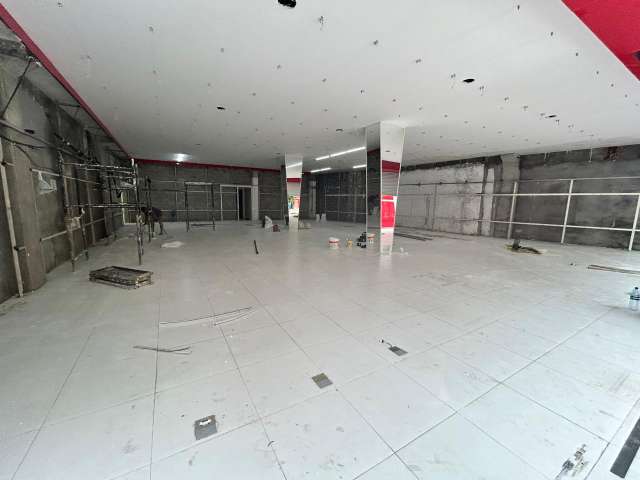 Loja com 334,00 m² para alugar por R$ 35.000,00 - Jardim Apipema - Salvador/BA