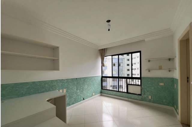 Apartamento na Graça com 4 quartos e 2 suítes, 198m² à venda por R$ 750.000,00