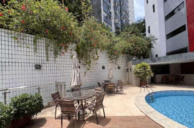 Apartamento na Graça com 4 quartos e 2 suítes, 198m² à venda por R$ 750.000,00