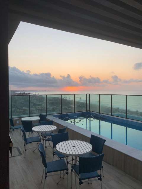 Apartamento na Boca do Rio PORTEIRA FECHADA com 2 quartos e 1 suíte, 36m² à venda por R$ 550.000,00