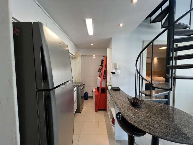 Cobertura no Rio Vermelho PORTEIRA FECHADA com 1 suíte, 112m² à venda por R$ 600.000,00