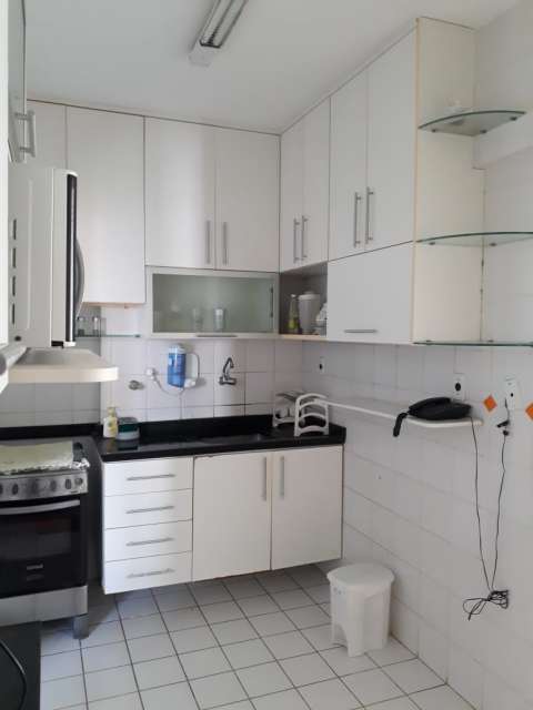 Apartamento na Pituba com 2 suítes, 75m² à venda por R$ 530.000,00