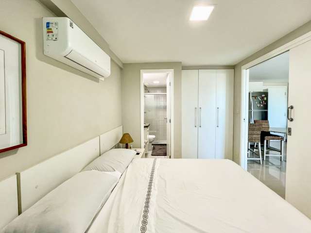 Apartamento no Rio Vermelho PORTEIRA FECHADA com 1 suíte, 52m² à venda por R$ 440.000,00