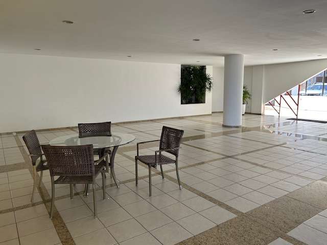 Apartamento na Barra com 2 suítes, 145m², 2 vagas de garagem, à venda por R$ 950.000,00