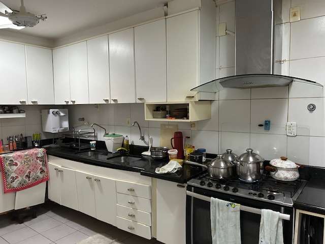 Apartamento na Barra com 2 suítes, 145m², 2 vagas de garagem, à venda por R$ 950.000,00