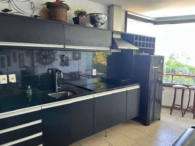 Apartamento na Barra com 2 suítes, 145m², 2 vagas de garagem, à venda por R$ 950.000,00