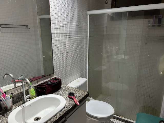 Apartamento na Barra com 2 suítes, 145m², 2 vagas de garagem, à venda por R$ 950.000,00