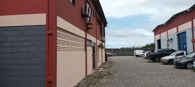 Galpões em Buraquinho com 2.110m² à venda por R$ 8.500.000,00