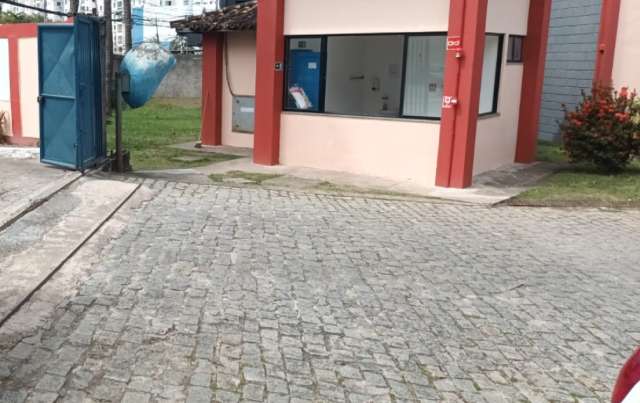 Galpões em Buraquinho com 2.110m² à venda por R$ 8.500.000,00