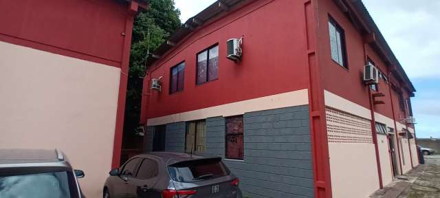 Galpões em Buraquinho com 2.110m² à venda por R$ 8.500.000,00