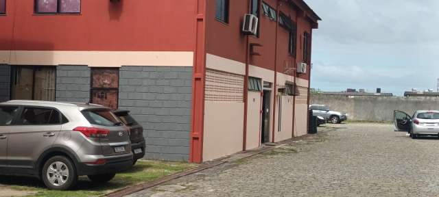 Galpões em Buraquinho com 2.110m² à venda por R$ 8.500.000,00