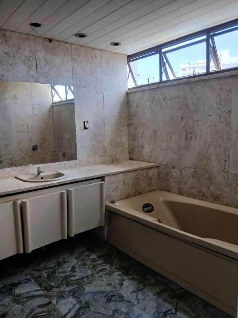 Apartamento no Jardim Apipema com 4 quartos sendo 2 suítes, 326m² à venda por R$ 1.500.000,00