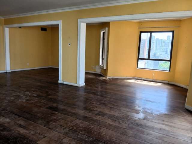 Apartamento no Jardim Apipema com 4 quartos sendo 2 suítes, 326m² à venda por R$ 1.500.000,00