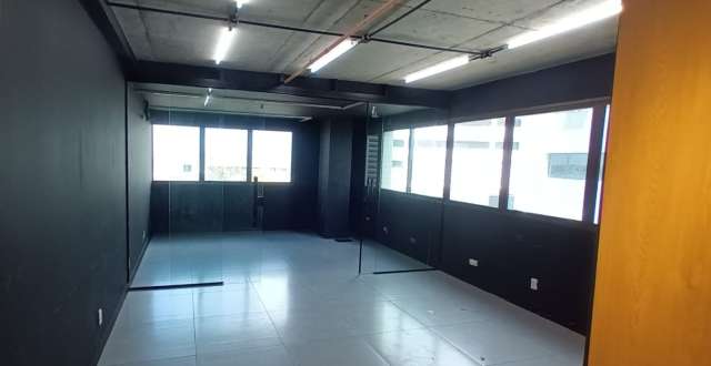 Sala em São Cristóvão com 41m² à venda por R$ 250.000,00