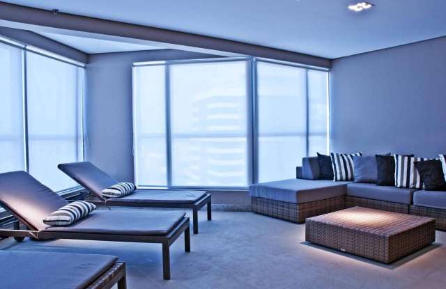 Apartamento 1 Quarto Mobiliado no Mundo Plaza | Andar Alto | Vista Livre | Varanda | 1 Vaga | R$ 600.000