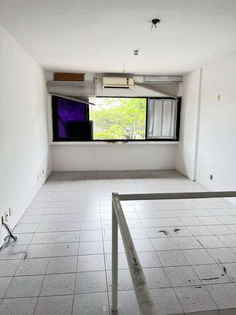 Loja no Rio Vermelho com 52m² à venda por R$ 150.000,00