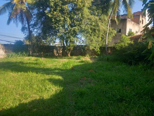 Terreno em Itapuã com 1.584m² à venda por R$ 2.500.000,00