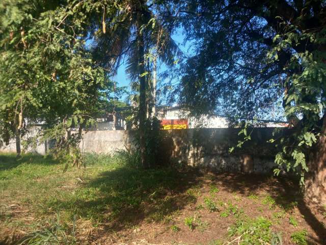 Terreno em Itapuã com 1.584m² à venda por R$ 2.500.000,00