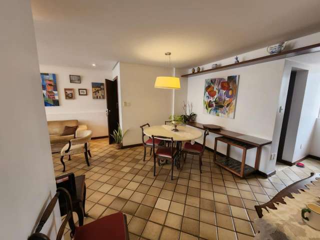 Apartamento no Candeal com 3 quartos e 1 suíte, 114m² à venda por R$ 610.000,00