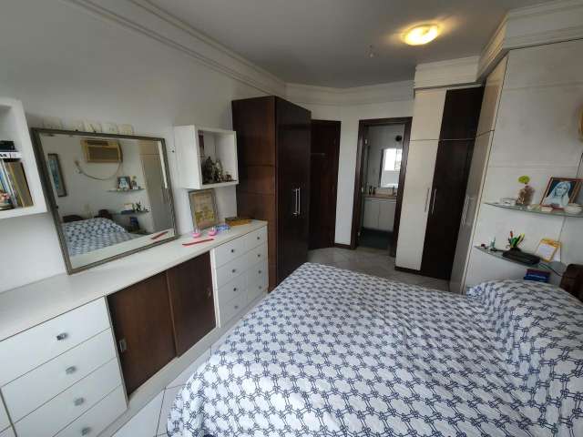 Apartamento no Candeal com 3 quartos e 1 suíte, 114m² à venda por R$ 610.000,00