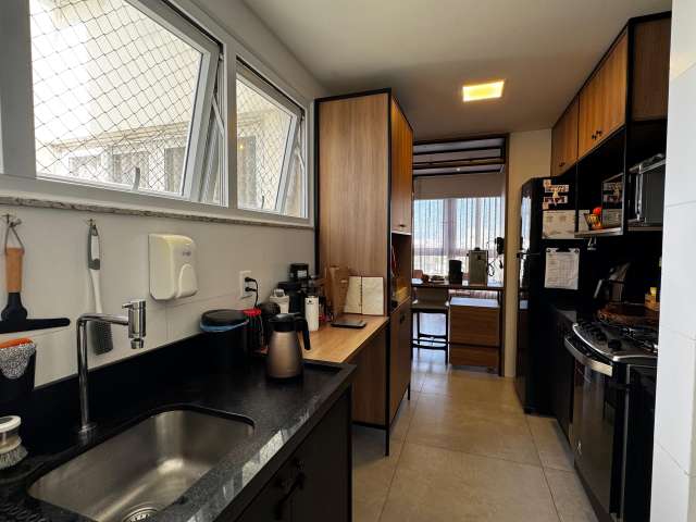 Apartamento no Rio Vermelho com 2 quartos e 1 suíte, 87m² à venda por R$ 515.000,00
