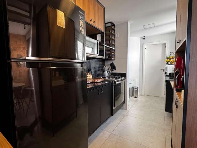 Apartamento no Rio Vermelho com 2 quartos e 1 suíte, 87m² à venda por R$ 515.000,00