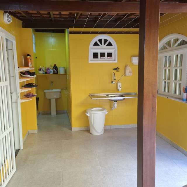 Casa em Itapuã com 3 quartos e 1 suíte, 264m² à venda por R$ 1.053.000,00