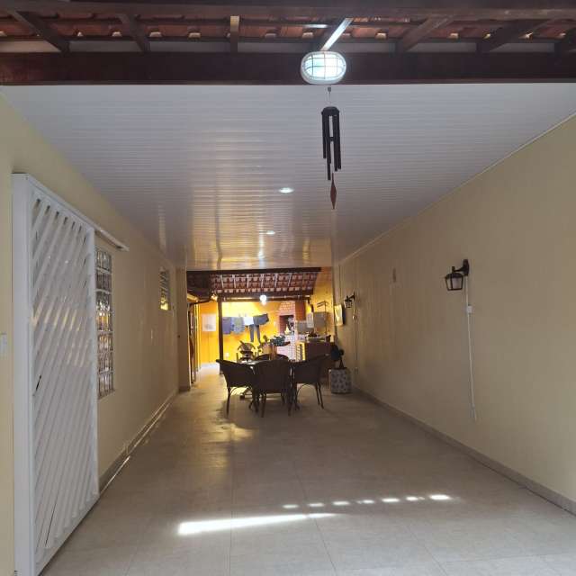 Casa em Itapuã com 3 quartos e 1 suíte, 264m² à venda por R$ 1.053.000,00