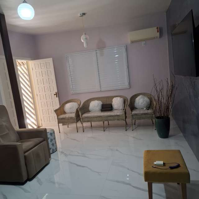 Casa em Itapuã com 3 quartos e 1 suíte, 264m² à venda por R$ 1.053.000,00