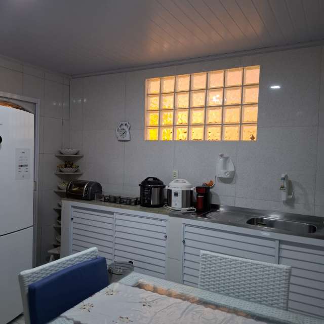 Casa em Itapuã com 3 quartos e 1 suíte, 264m² à venda por R$ 1.053.000,00