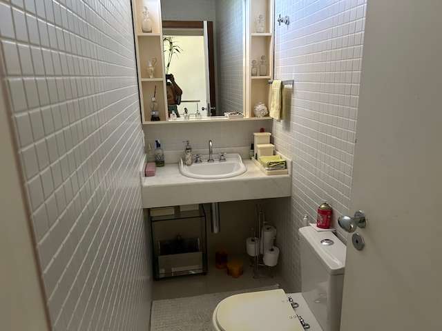 Casa no Candeal com 3 quartos e 3 suítes, 363,00 m² à venda por R$ 2.600.000,00 - Salvador/Ba