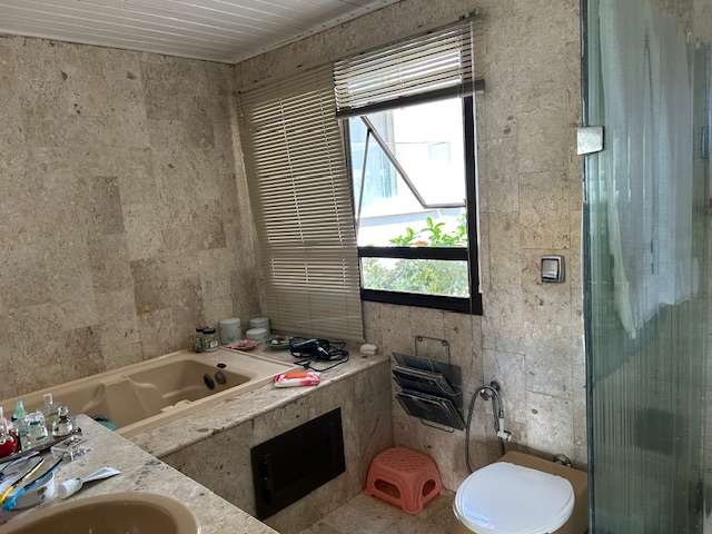 Casa no Candeal com 3 quartos e 3 suítes, 363,00 m² à venda por R$ 2.600.000,00 - Salvador/Ba