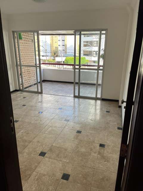 Apartamento no Candeal com 3 quartos sendo 1 suíte, 114m² à venda por R$ 495.000,00