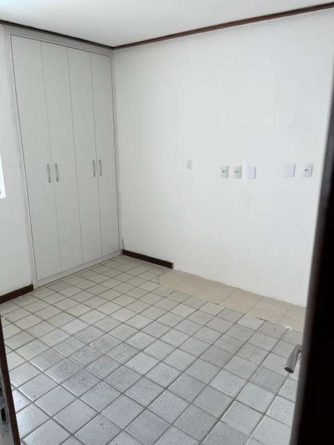 Apartamento no Candeal com 3 quartos sendo 1 suíte, 114m² à venda por R$ 495.000,00
