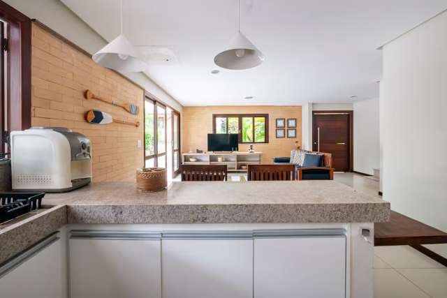 Casa em Açu da Torre com 4 quartos sendo 4 suítes, 358m² à venda por R$ 860.000,00