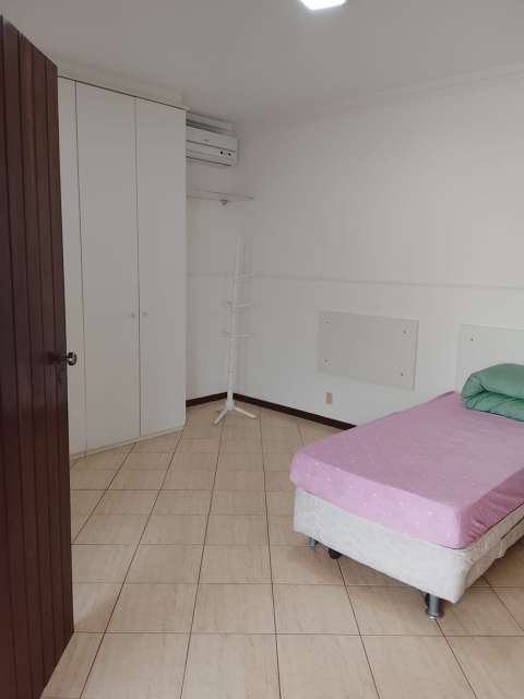 Casa com 4 quartos e 4 suítes, 576,00 m² para alugar por R$ 9.000,00 - Vilas do Atântico _ Lauro de Freitas/BA  