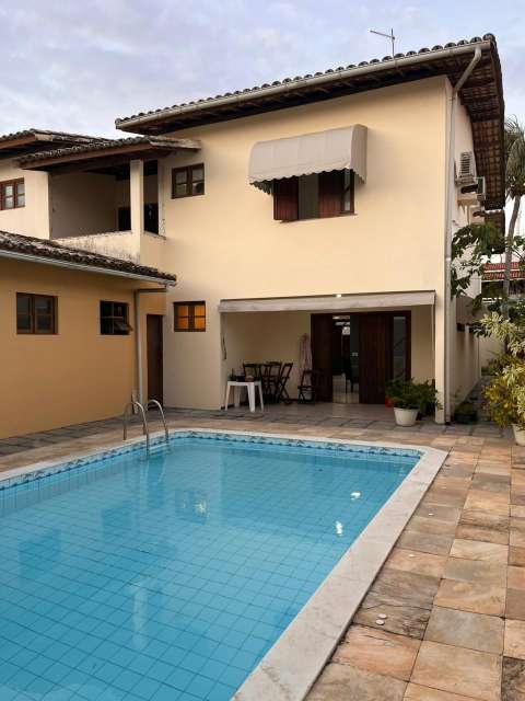 Casa com 4 quartos e 4 suítes, 576,00 m² para alugar por R$ 9.000,00 - Vilas do Atântico _ Lauro de Freitas/BA  
