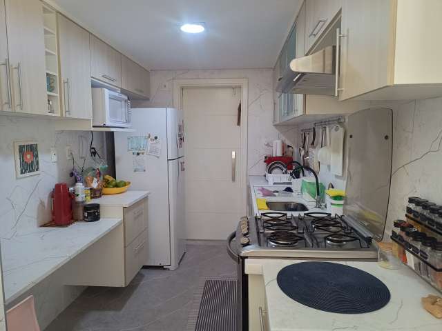 Apartamento no Candeal com 3 quartos e 1 suíte, 89m² à venda por R$ 580.000,00