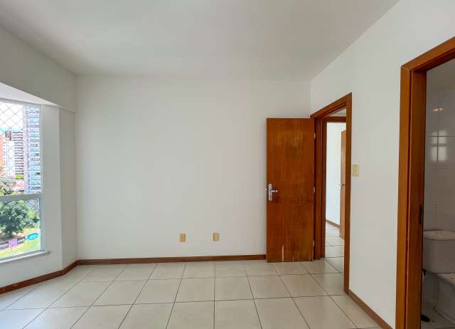 Apartamento no Corredor da Vitória com 2 suítes e 6 vagas de garagem soltas, 93m² à venda por R$ 1.300.000,00