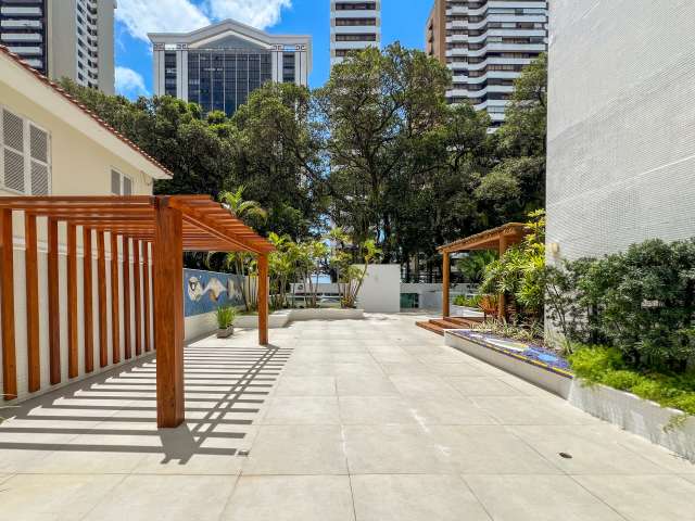 Apartamento no Corredor da Vitória com 2 suítes e 6 vagas de garagem soltas, 93m² à venda por R$ 1.300.000,00